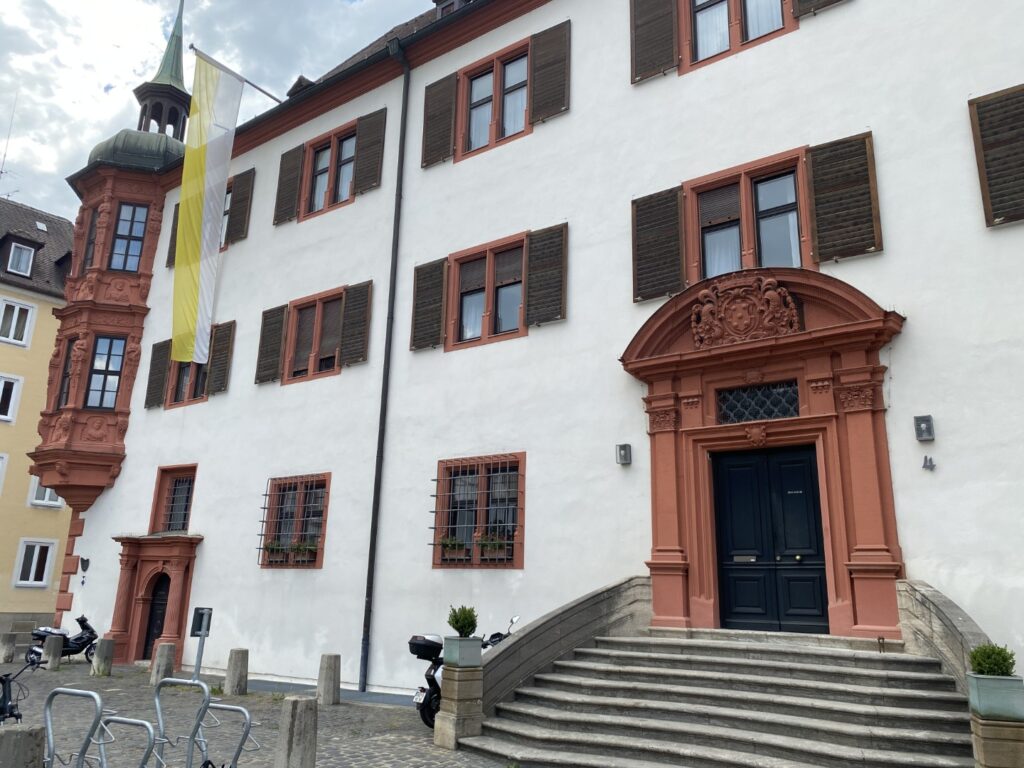 Das Bild zeigt das Bischofspalais heute